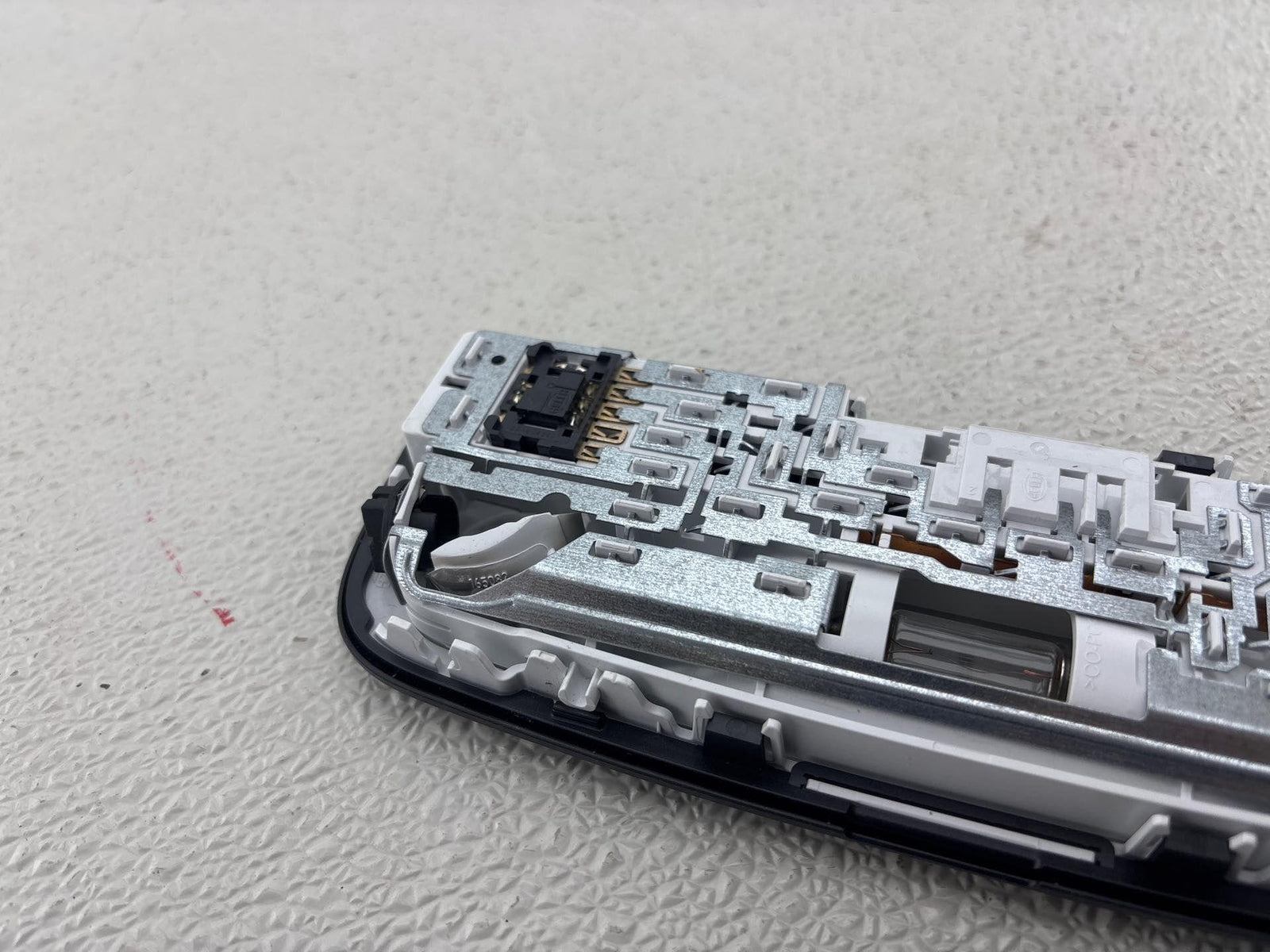 10-18 Mercedes W212 E350 Cls550 Rear Overhead Dome Light 2128205001 Oem