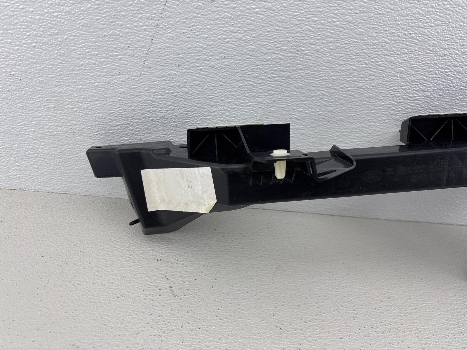 13-22 Land Range Rover Trunk Right Quarter Upper Support Bracket Oem