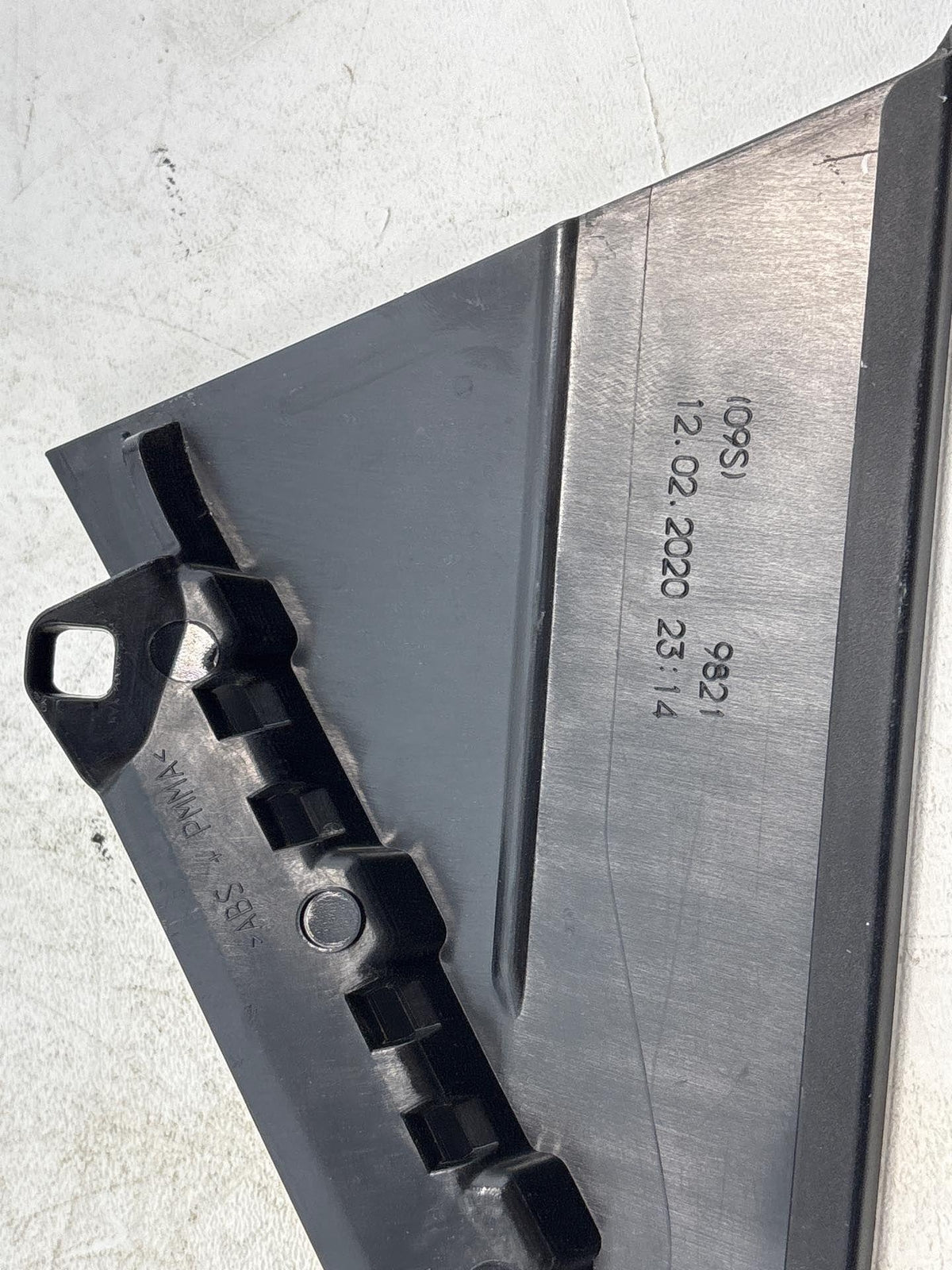 17-24 Audi A4 Rear Left Side Door Window C Pillar Applique Molding Oem