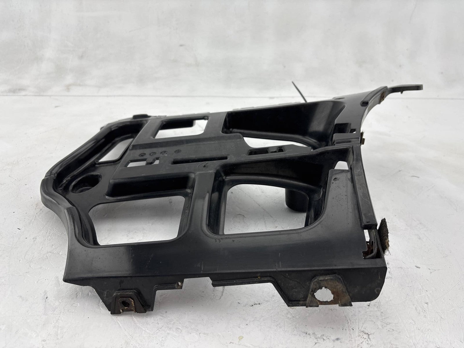 09-11 Bmw 328I 335I E90 Rear Right Side Rear Bumper Support Bracket Mount Oem