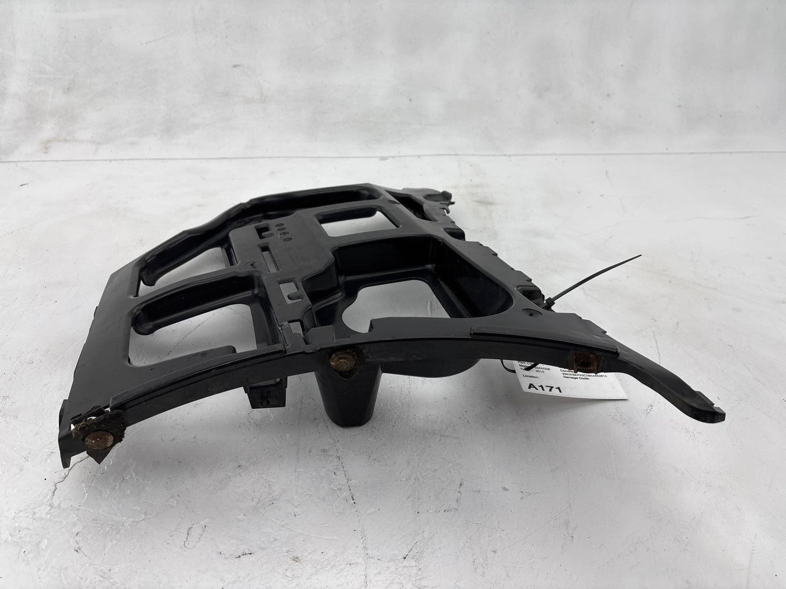 09-11 Bmw 328I 335I E90 Rear Right Side Rear Bumper Support Bracket Mount Oem