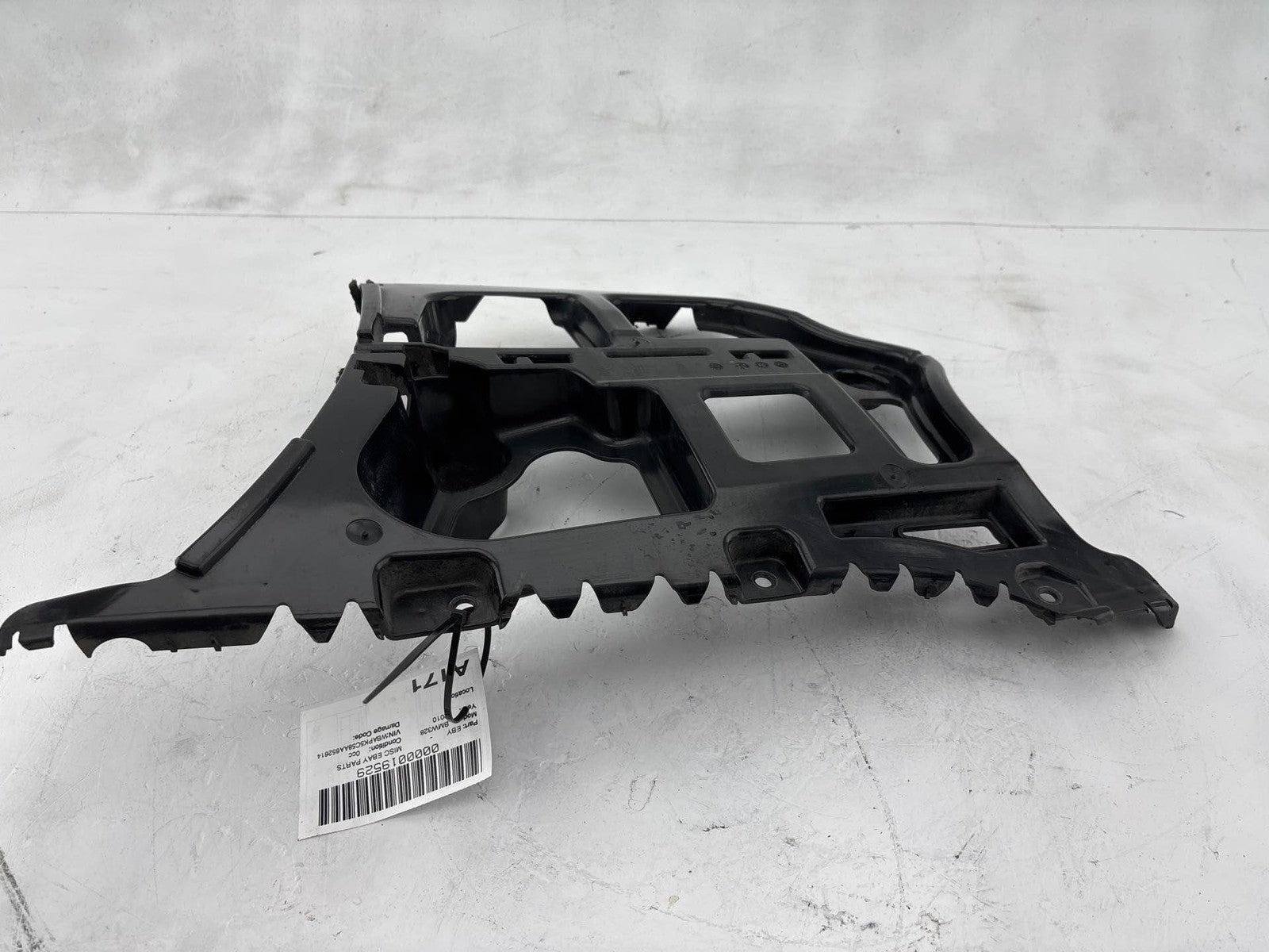 09-11 Bmw 328I 335I E90 Rear Right Side Rear Bumper Support Bracket Mount Oem