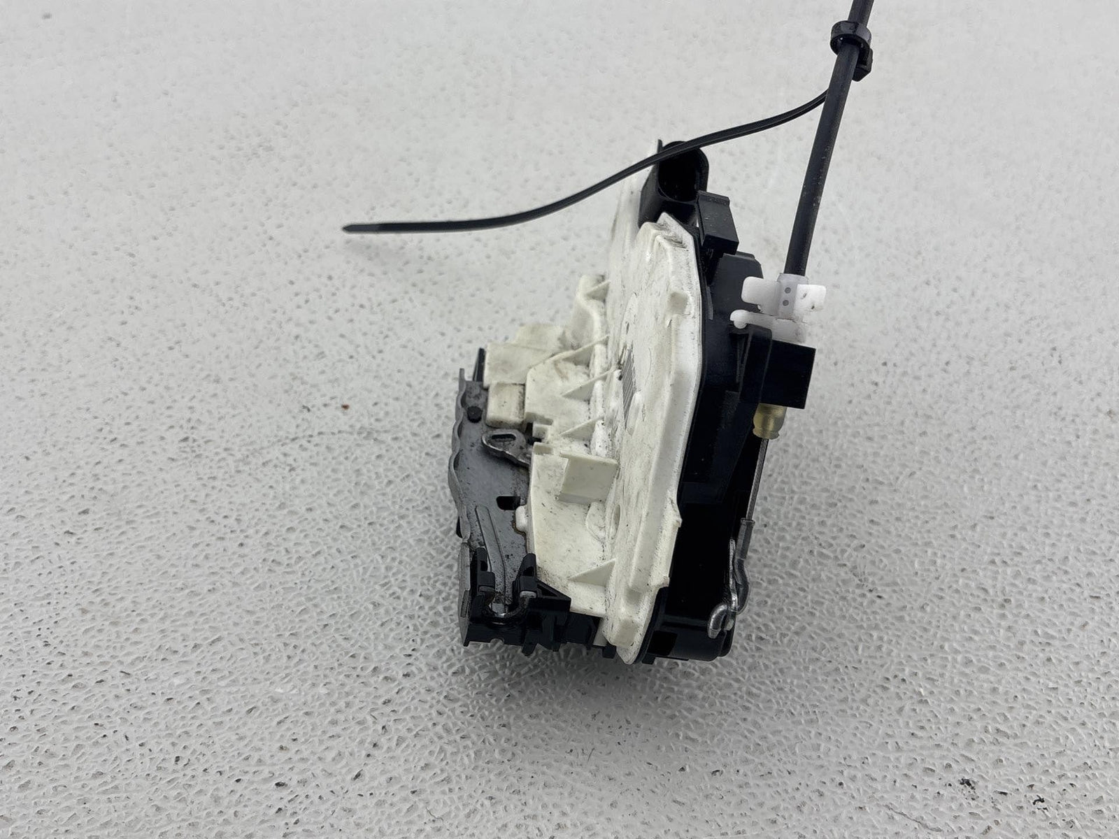 09-17 Volkswagen Cc Front Right Passenger Side Door Lock Latch Actuator Oem