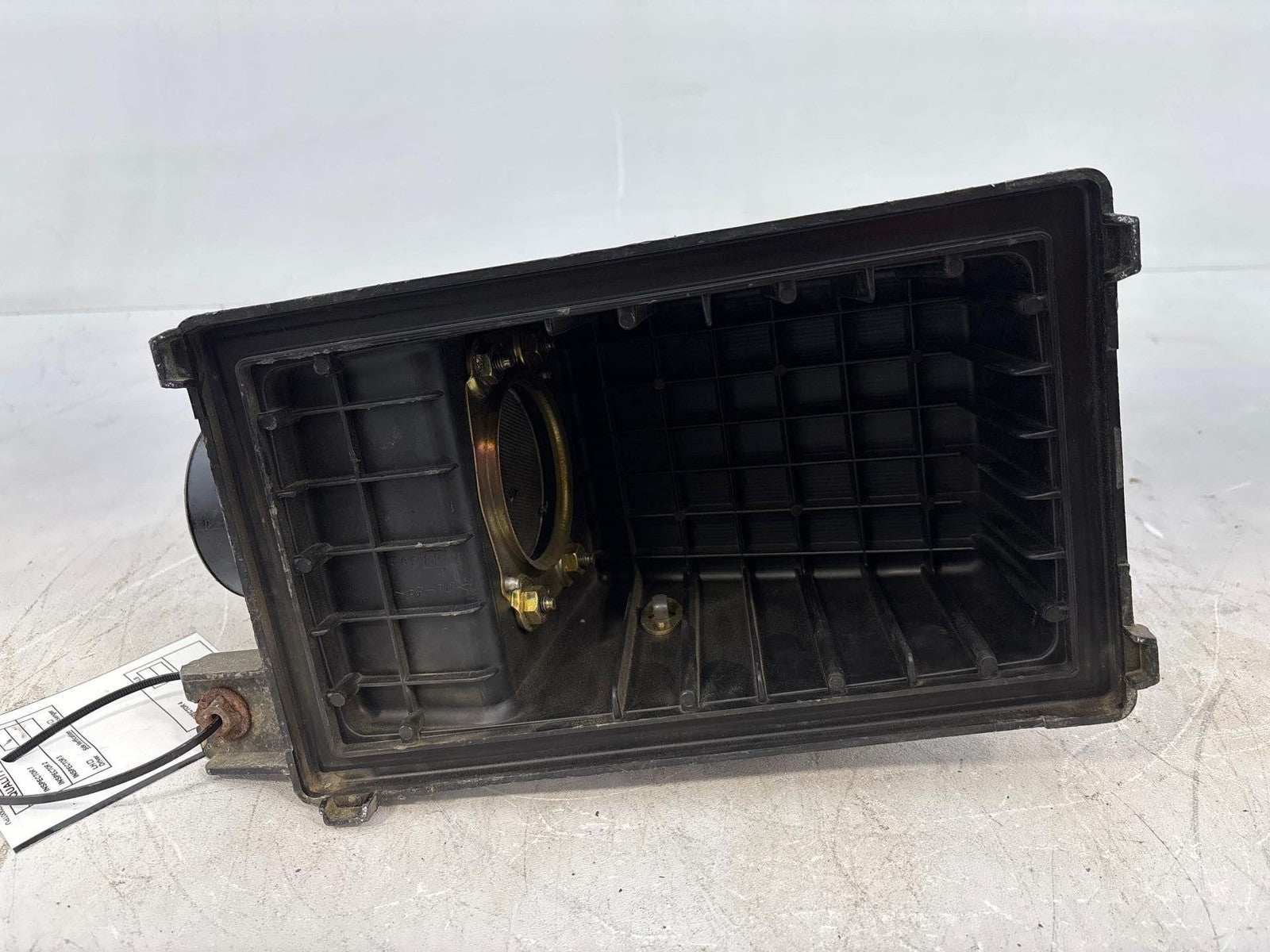 1995 - 1996 Nissan Maxima 3.0L Air Cleaner Filter Upper Housing Box Oem