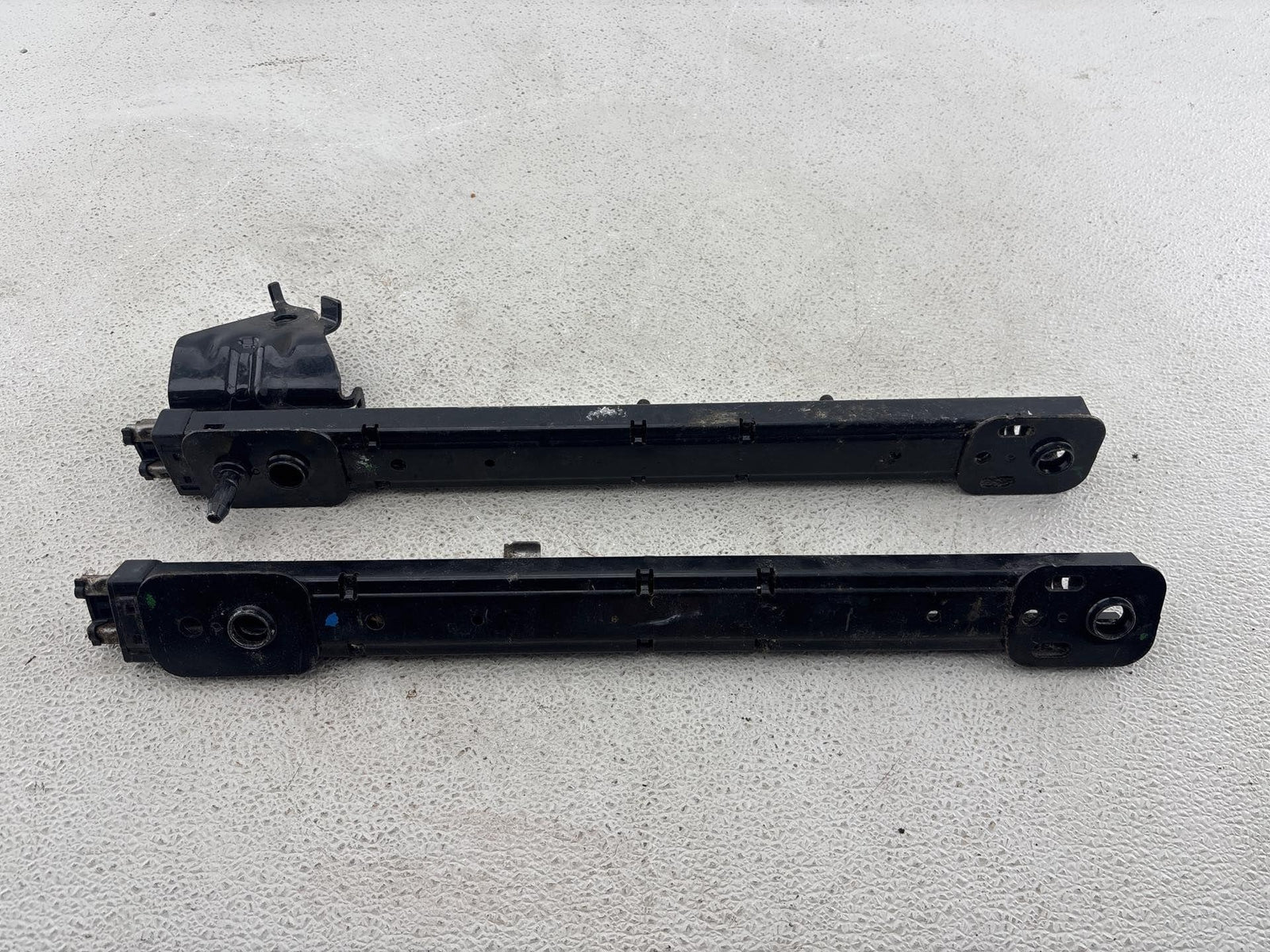 13-19 Nissan Sentra Front Driver Left Seat Mounting Track Sliders Rails Oem
