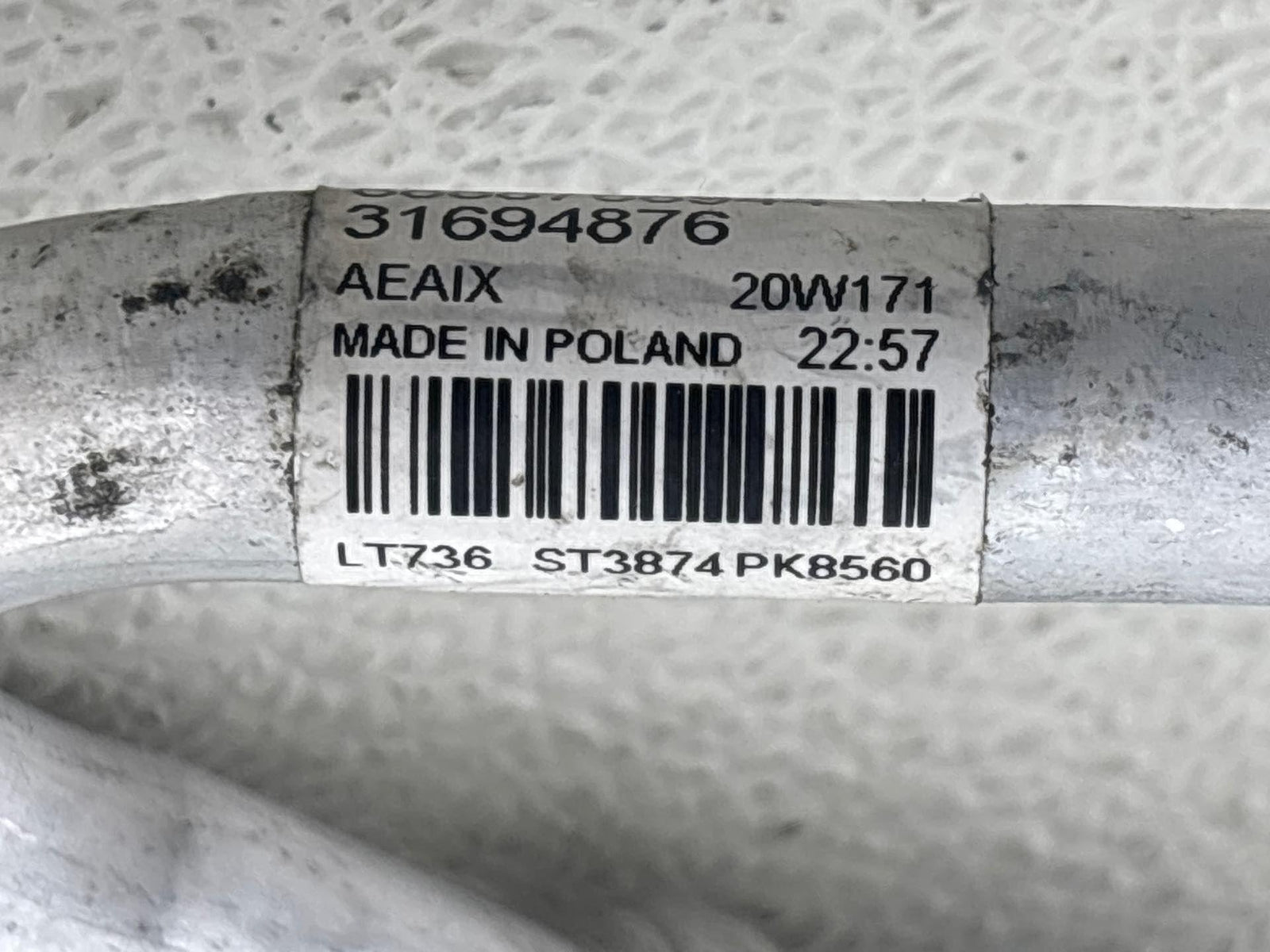 19-22 Volvo Xc40 A/C Suction Liquid Hose Pipe Line 31694876 Oem