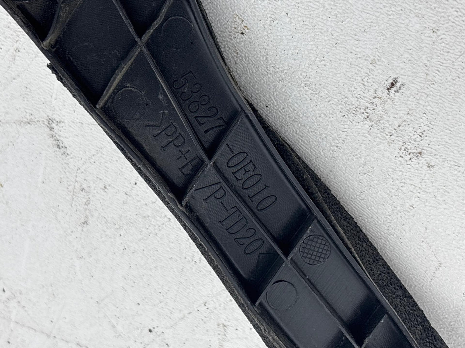 14 - 19 Toyota Highlander Front Right Fender Insulator Seal Protector Cover Oem