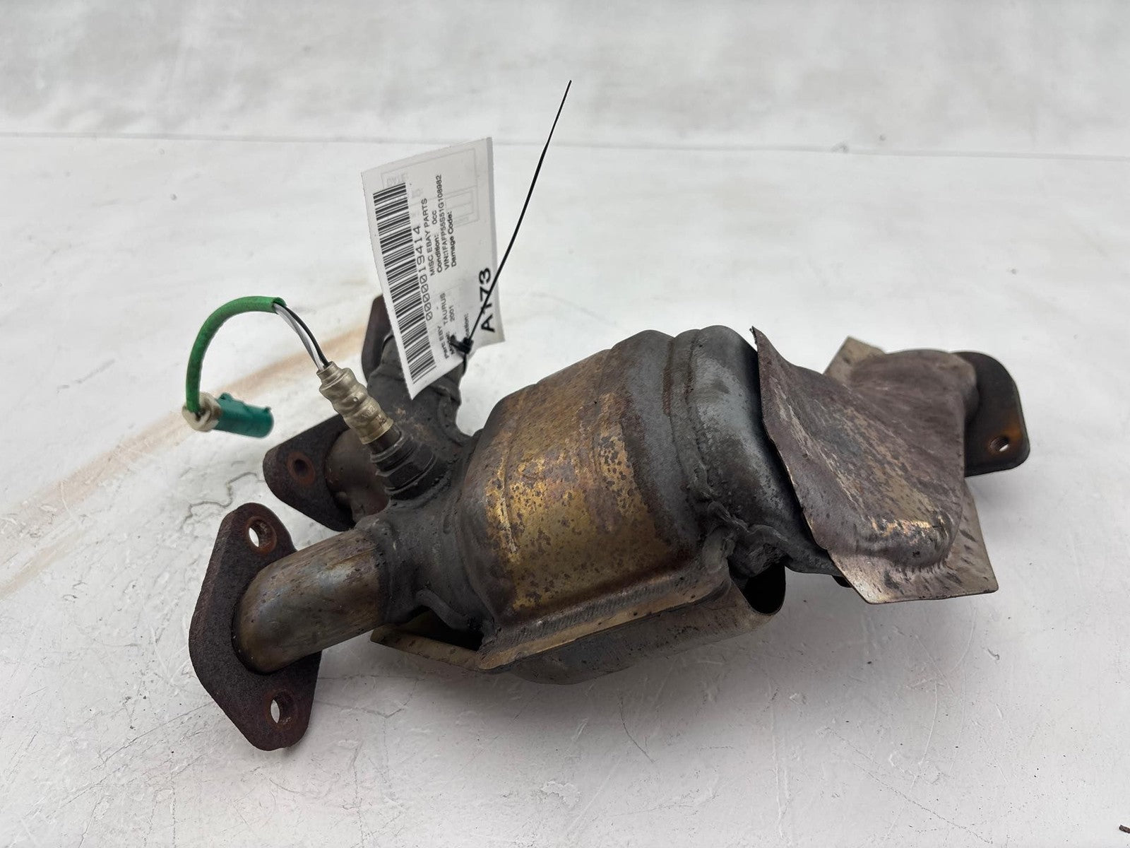 2000-2002 Ford Taurus Rear Right Exhaust Manifold W/ Catalytic Converter OEM