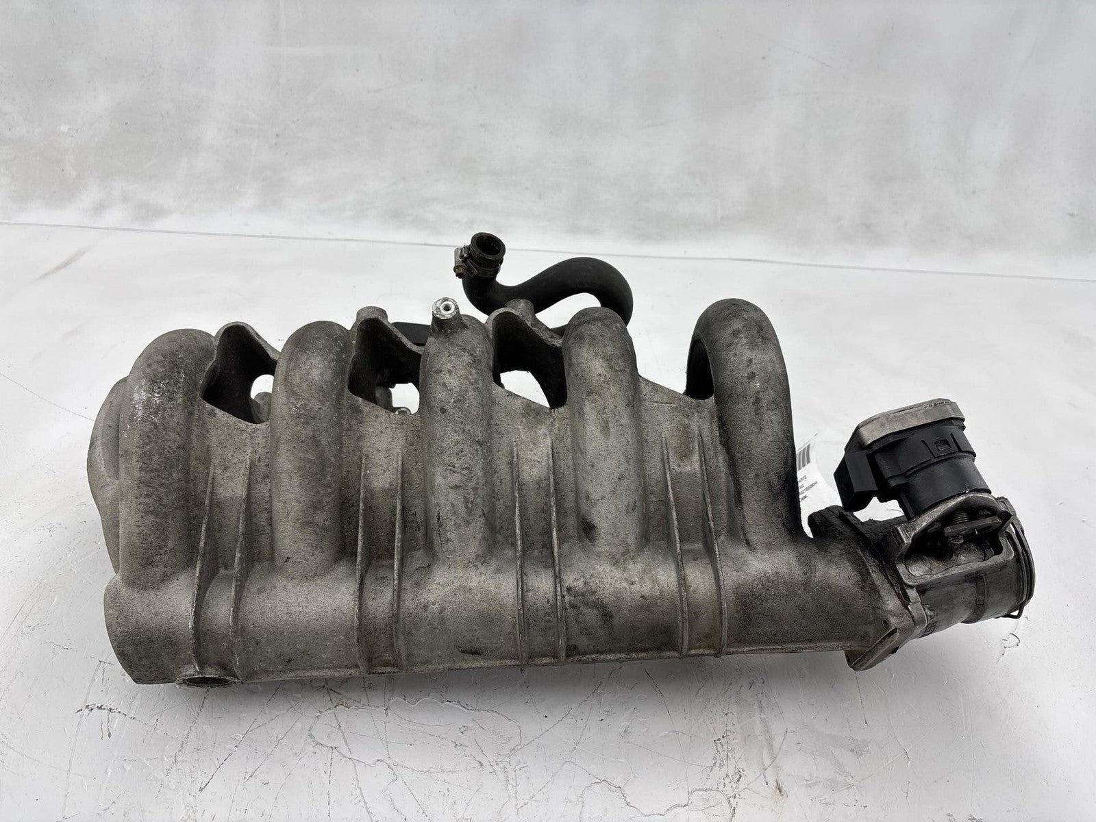 2000-2006 Dodge Van Sprinter 2500 2.7L Intake Manifold A6120902237