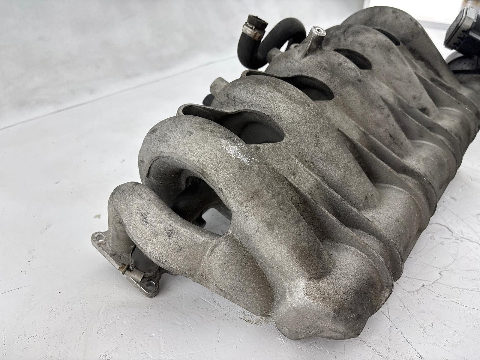 2000-2006 Dodge Van Sprinter 2500 2.7L Intake Manifold A6120902237