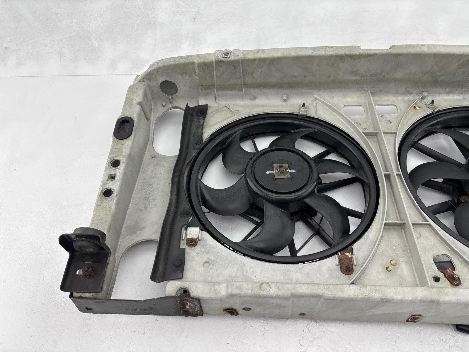 1989-2001 Ford Taurus Radiator Cooling Fan Assembly OEM