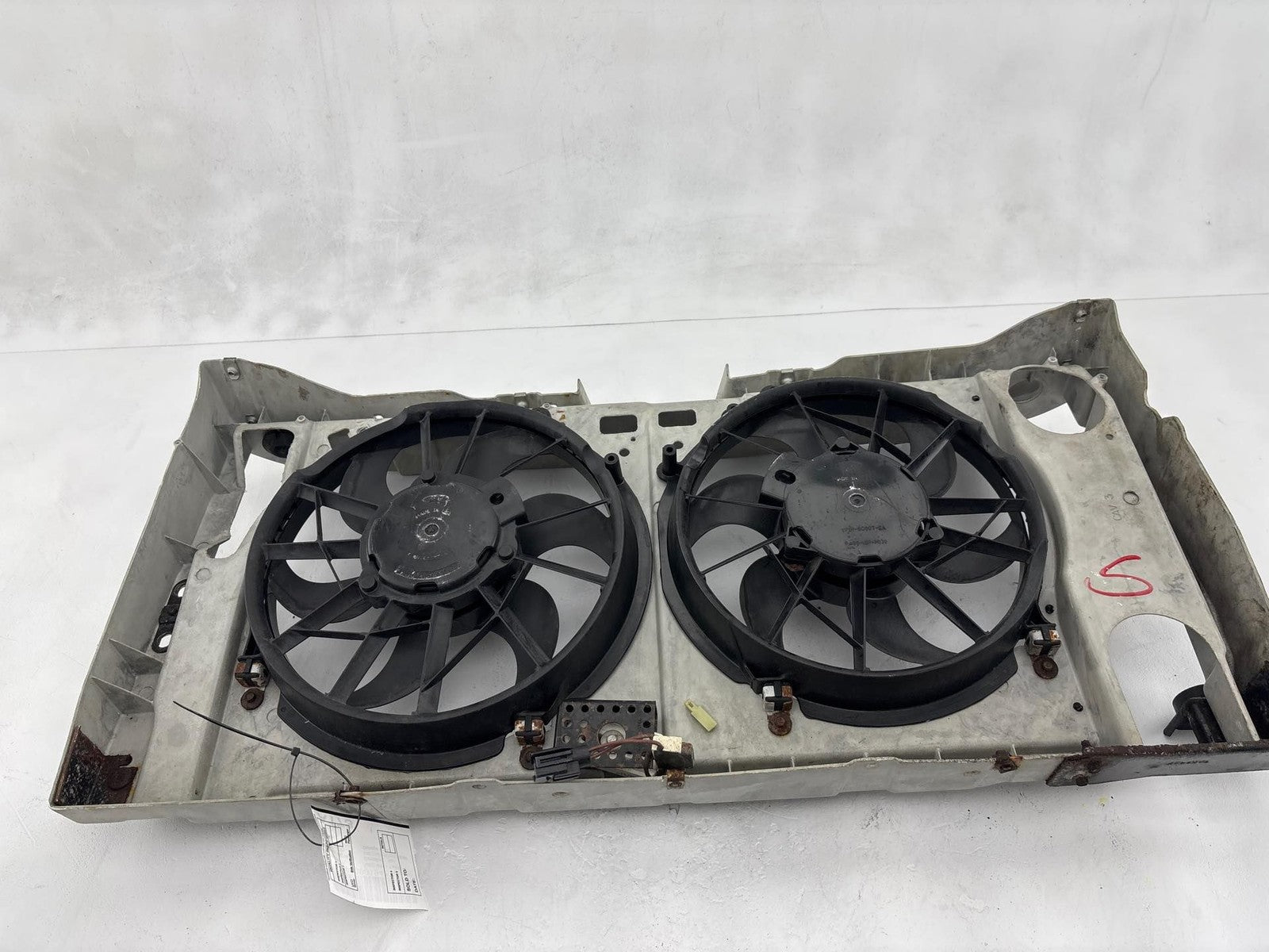 1989-2001 Ford Taurus Radiator Cooling Fan Assembly OEM