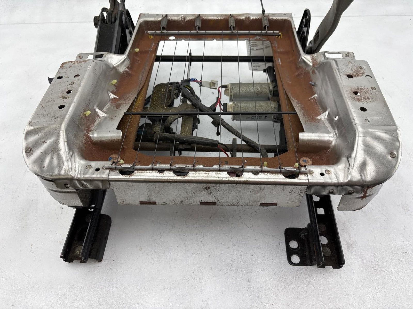 03-07 HUMMER H2 Front Right Passenger Side Lower Track Seat Frame W/Motor Oem