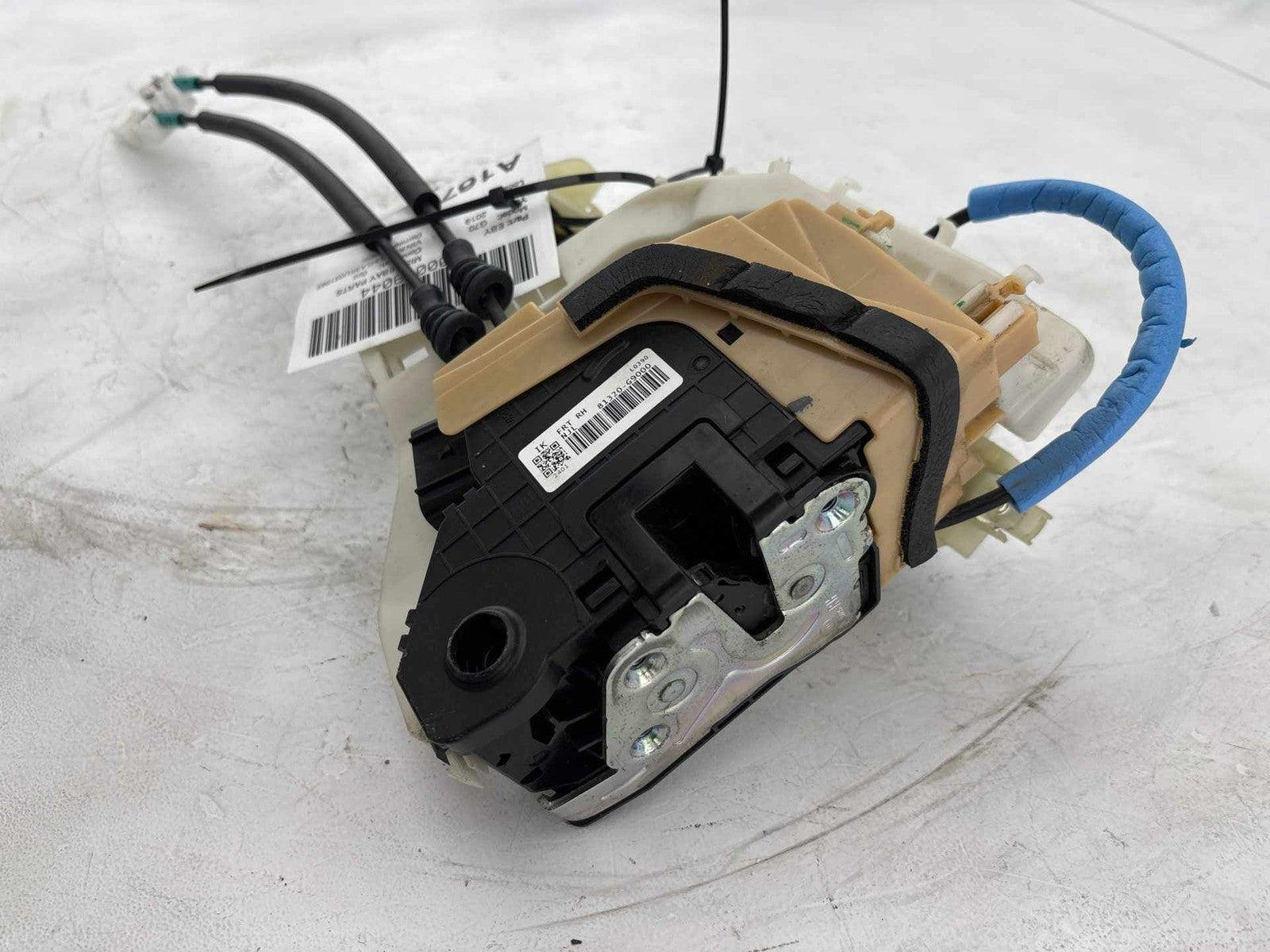 19-21 Genesis G70 Front Right Door Handle w/ Lock Latch Actuator OEM