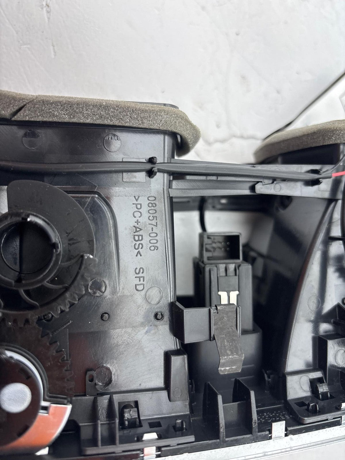 15- 18 Audi Q3 Front Center Dashboard AC A/C Air Vent Grill w/ Hazard Switch OEM