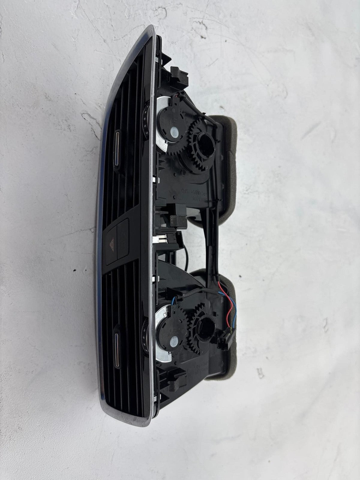 15- 18 Audi Q3 Front Center Dashboard AC A/C Air Vent Grill w/ Hazard Switch OEM