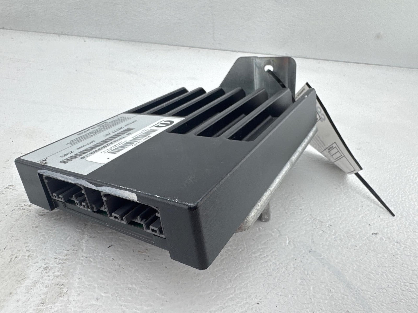 19-20 Dodge Ram 2500 3500 Radio Amplifier OEM