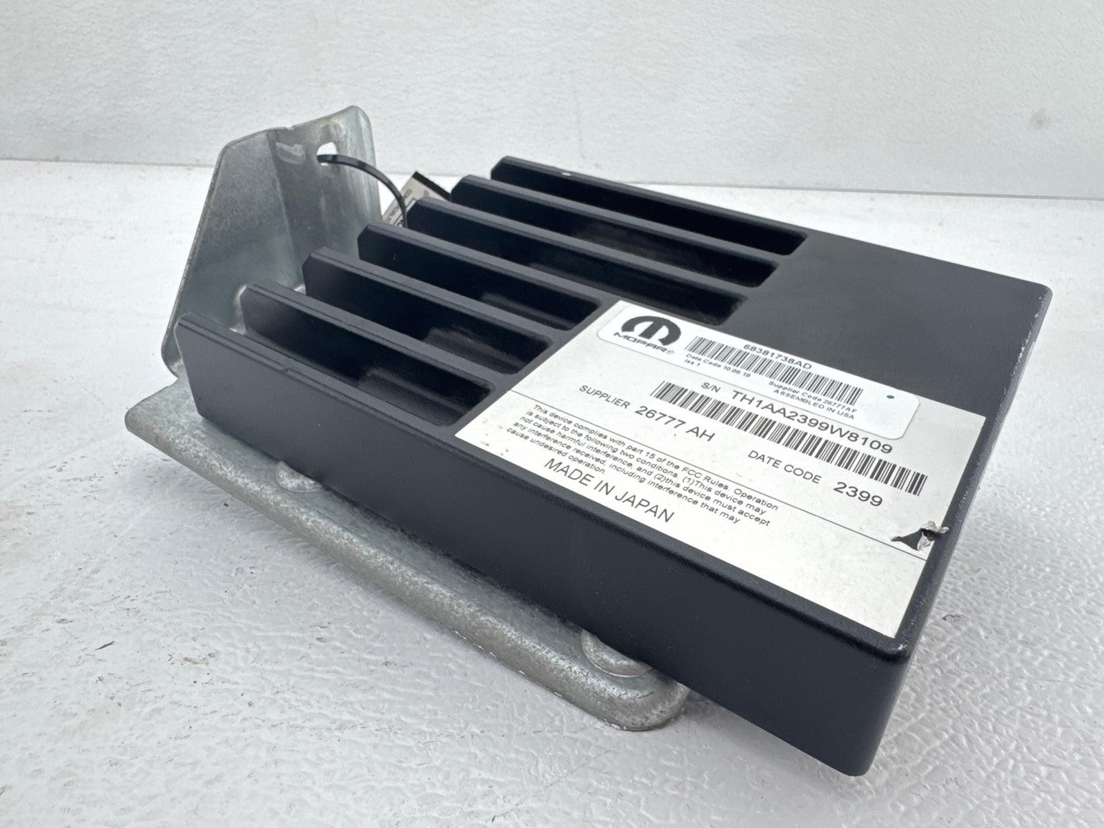 19-20 Dodge Ram 2500 3500 Radio Amplifier OEM