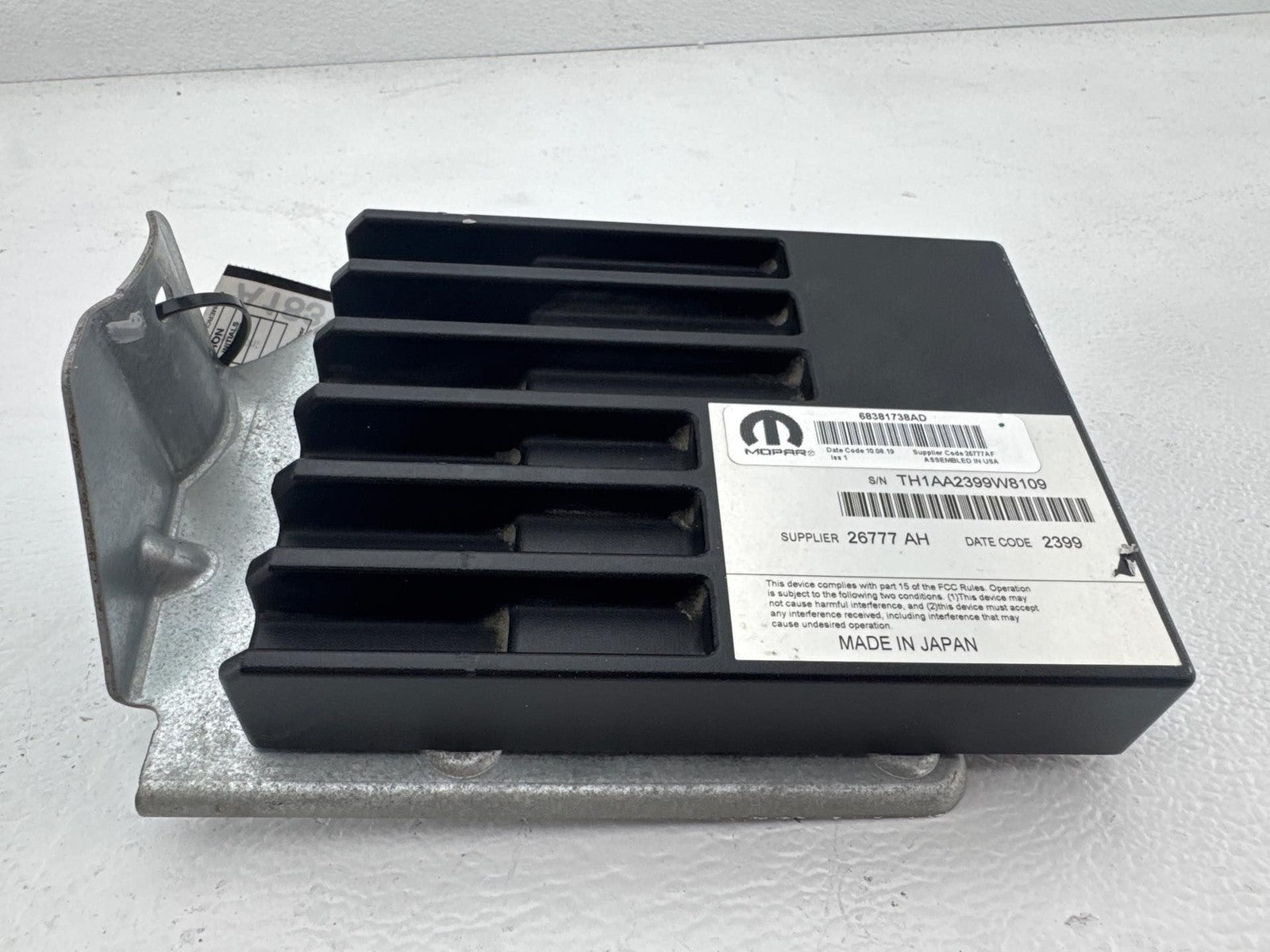 19-20 Dodge Ram 2500 3500 Radio Amplifier OEM