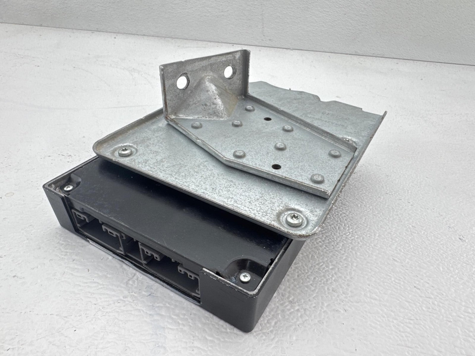 19-20 Dodge Ram 2500 3500 Radio Amplifier OEM