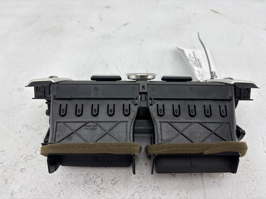 12-19 Land Rover Evoque L538 2013 Dashboard Centre Air Vent Grill OEM