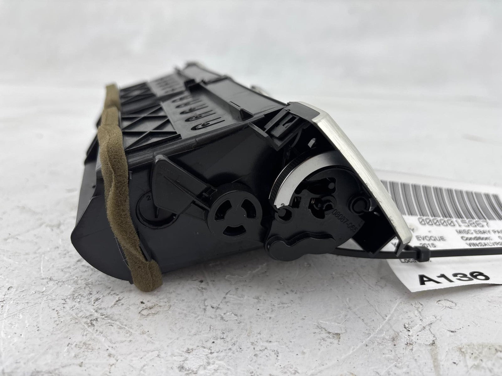 12-19 Land Rover Evoque L538 2013 Dashboard Centre Air Vent Grill OEM