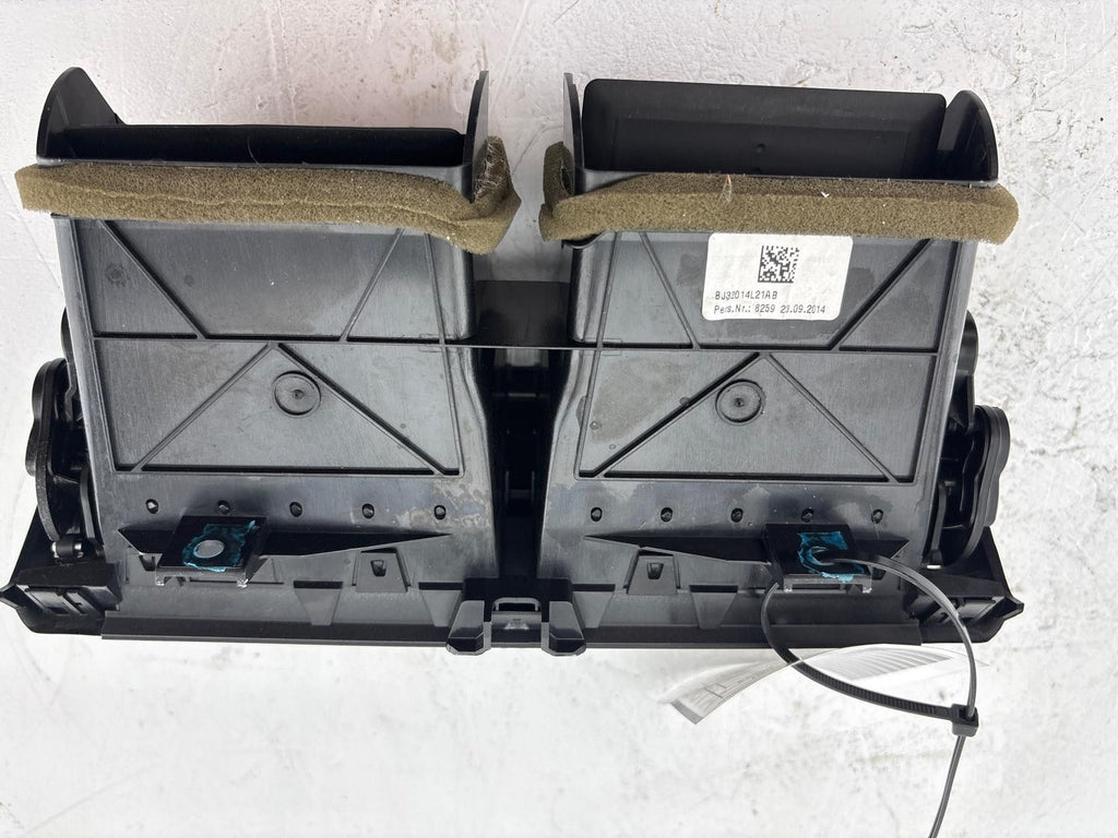 12-19 Land Rover Evoque L538 2013 Dashboard Centre Air Vent Grill OEM