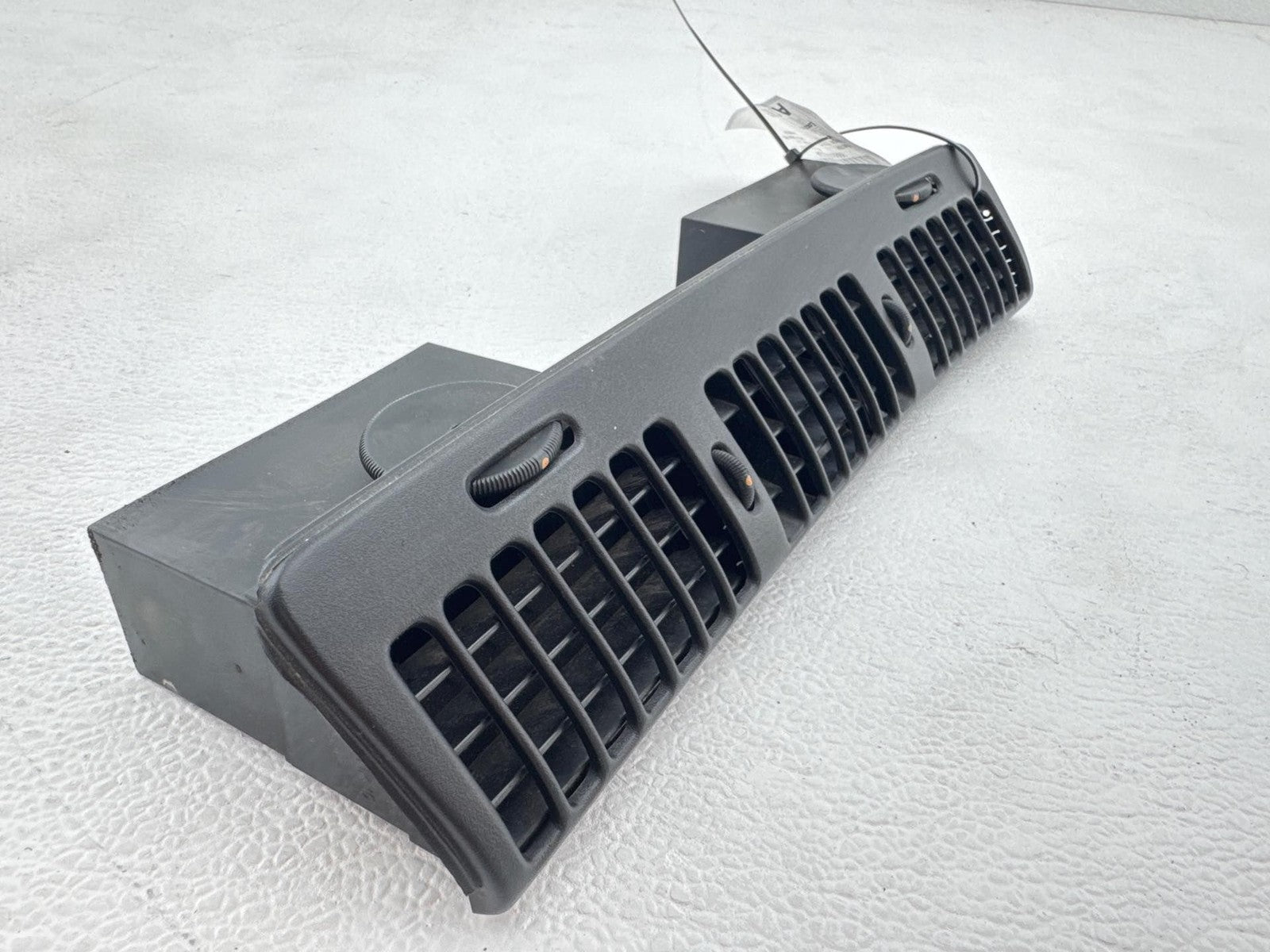 1990-1993 Chevy Corvette Front Right Dash Fresh Air Vent OEM