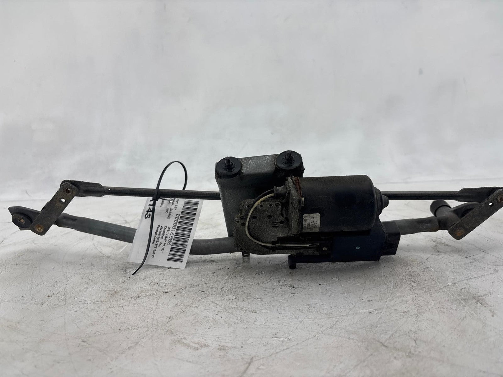 00-02 Saturn SW2 Windshield Wiper Linkage & Motor