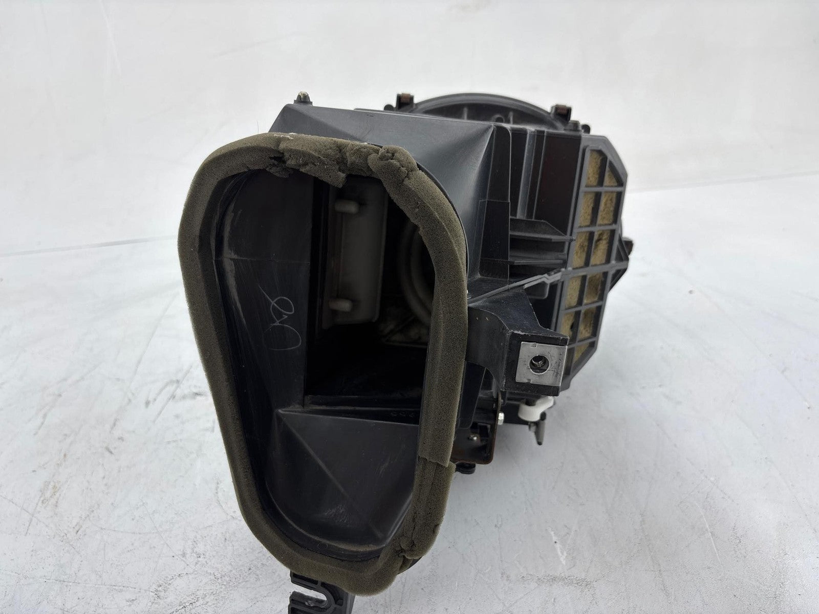 03-08 Honda Pilot A/C Blower Motor Rear Back Air Condition Fan Wheel Housing OEM