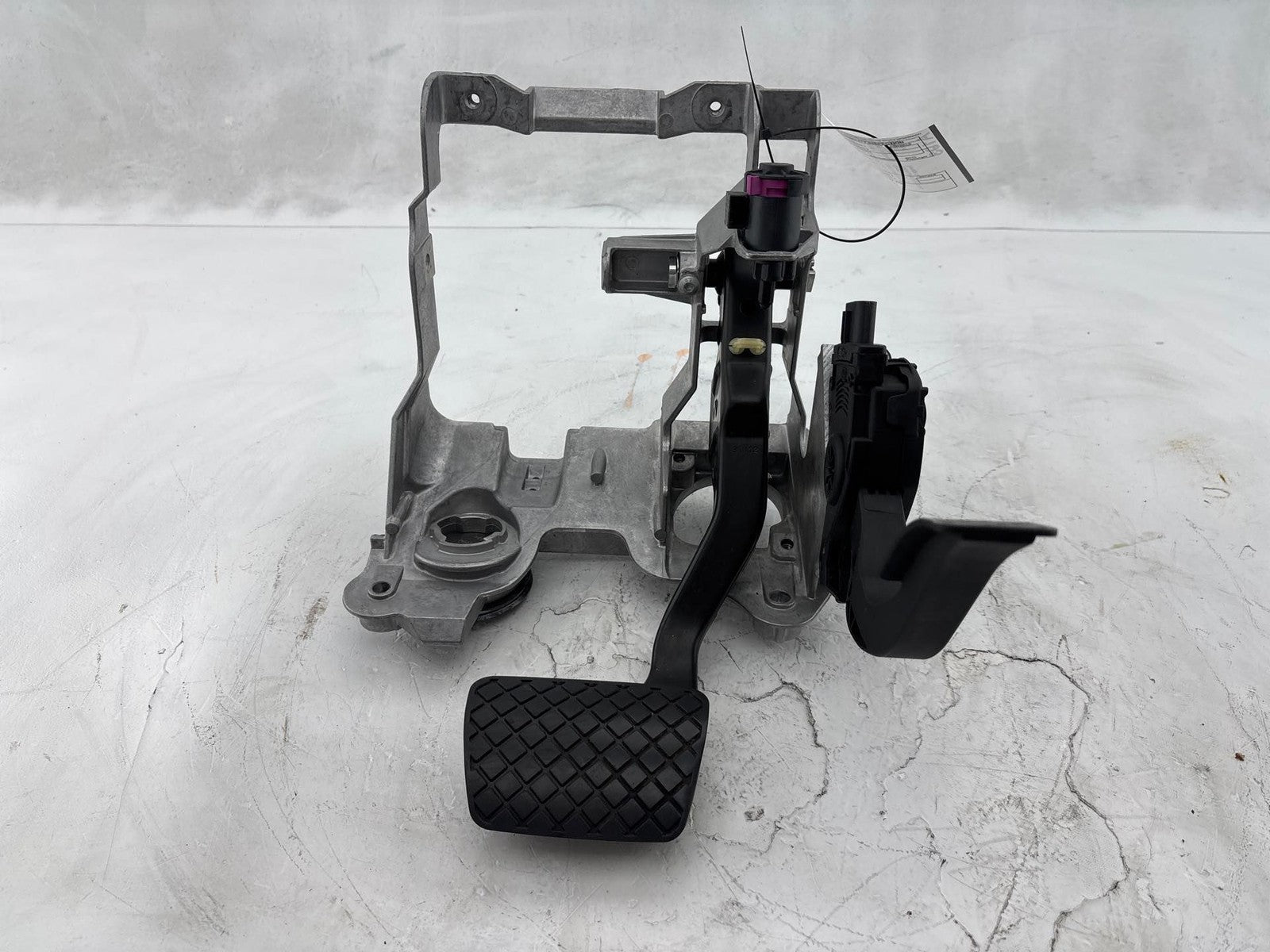 08-18 Audi A4 A5 Q5 Gas Accelerator Throttle Pedal & Brake Pedal Assembly OEM