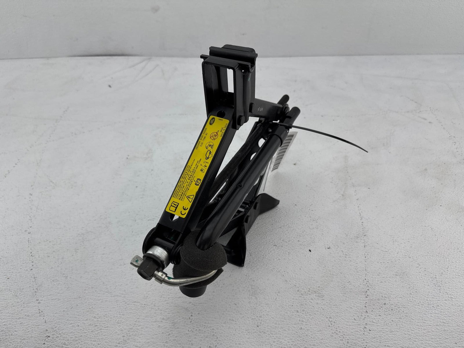 12-19 RANGE ROVER EVOQUE (L538) EMERGENCY SPARE TIRE JACK WRENCH TOOL KIT SET