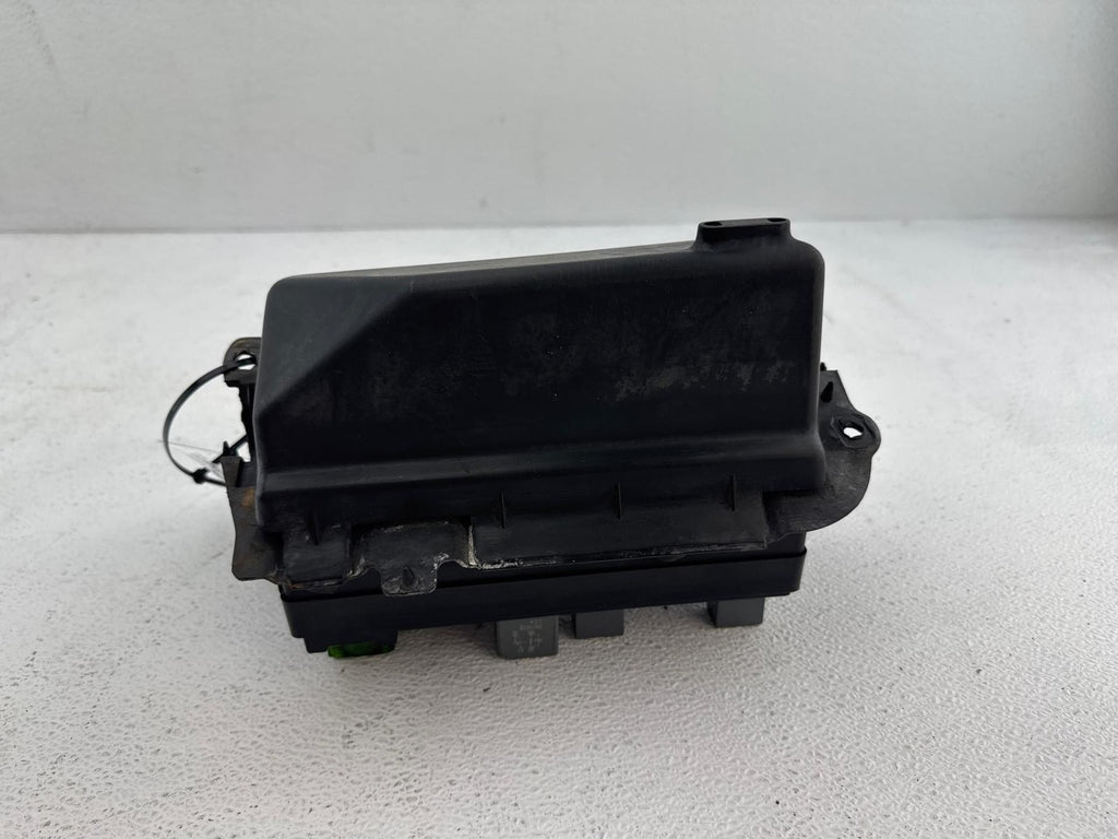 00-02 Saturn S SW2 Engine Fuse Box