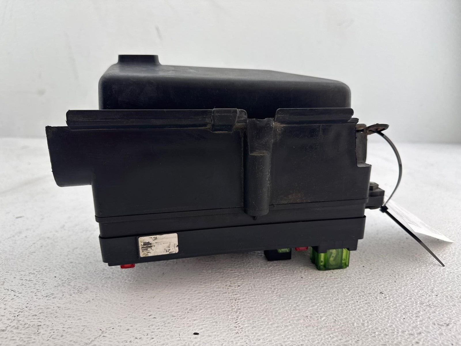 00-02 Saturn S SW2 Engine Fuse Box