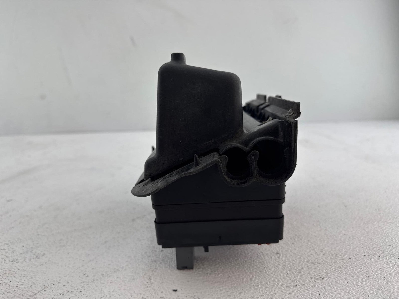 00-02 Saturn S SW2 Engine Fuse Box