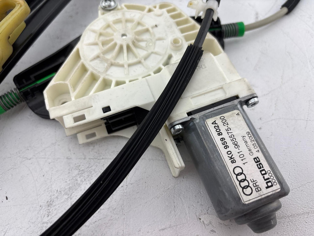 09-11 Audi A4 Front Right Side Door Window Ragulator W/ Motor OEM