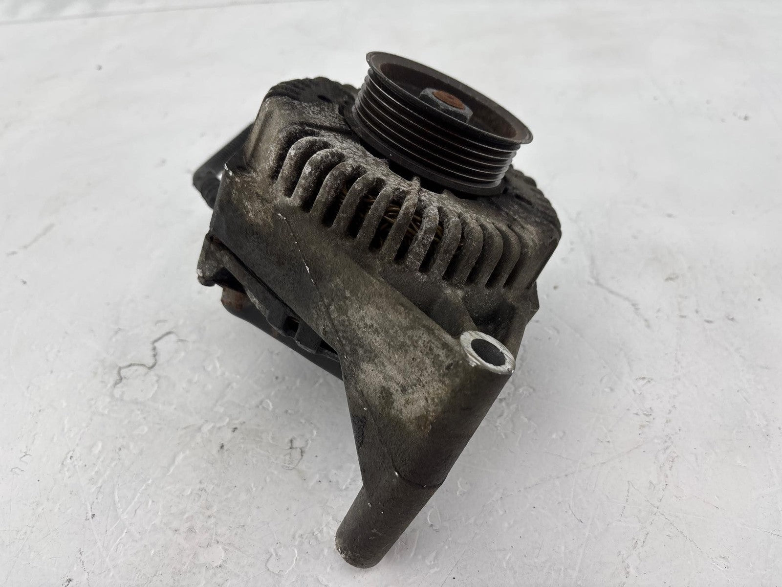 2000-2001 Ford Taurus Alternator OEM