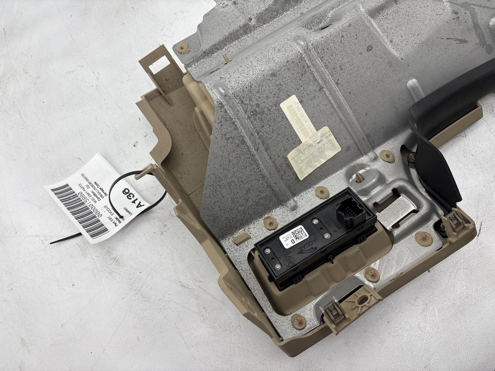 12-19 RANGE ROVER EVOQUE DASH LEFT LOWER KNEE BOLSTER TRIM COVER PANEL OEM