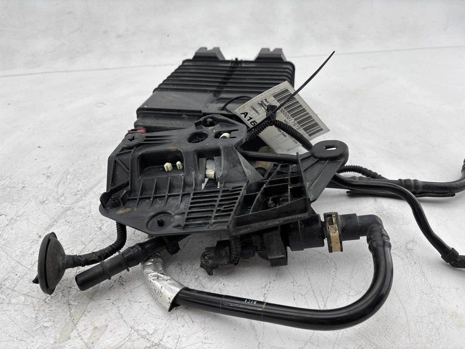 16-18 Ford Focus RS Fuel Vapor EVAP Charcoal Canister AS43-9E857-AG OEM