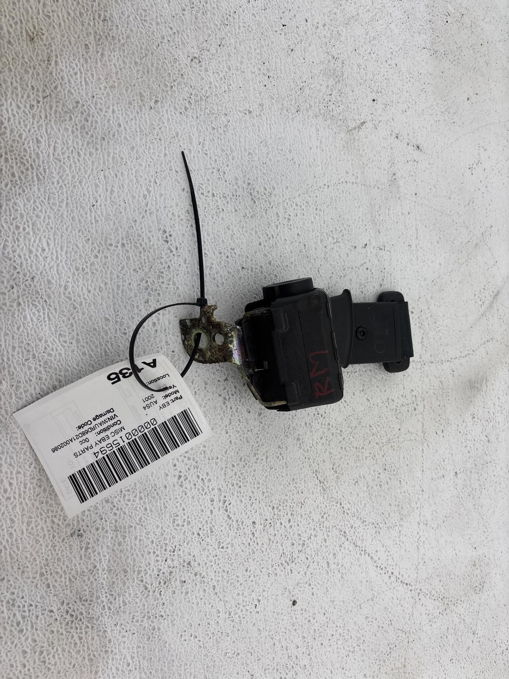 2000-2002 Audi S4 Rear Center Seat Belt OEM