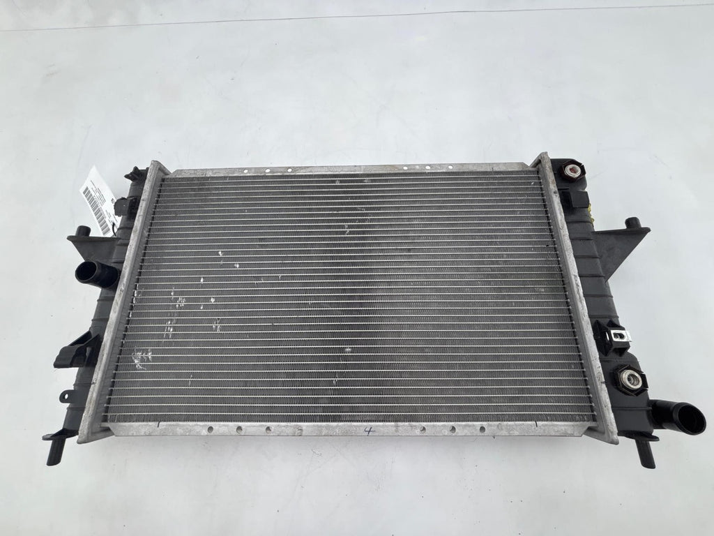 00-02 Saturn S SW2 1.9L Engine Cooling Radiator Assembly