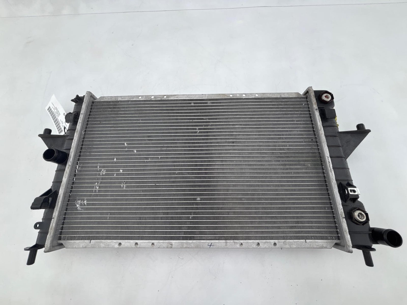 00-02 Saturn S SW2 1.9L Engine Cooling Radiator Assembly