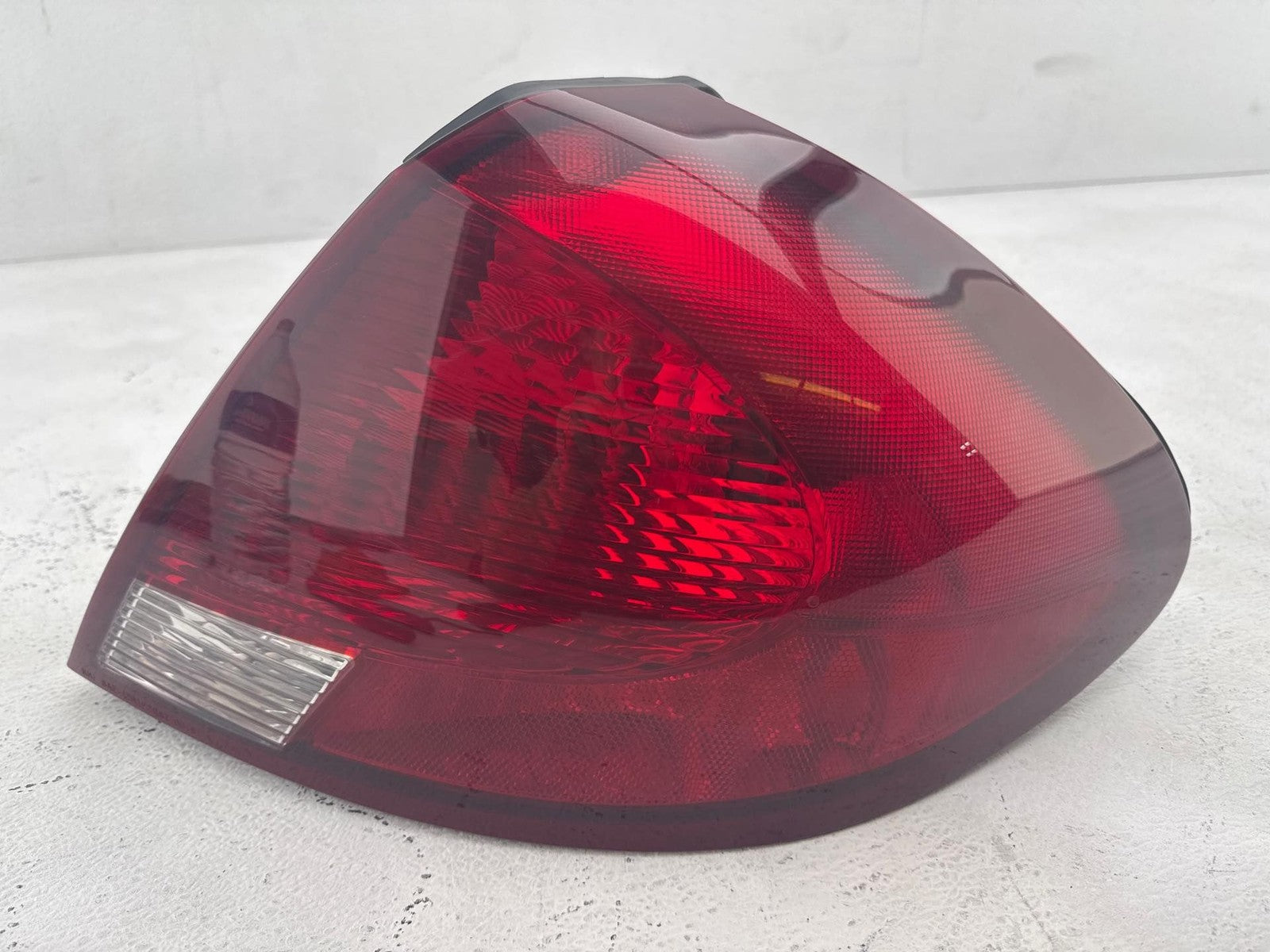 2000-2003 Ford Taurus Rear Right Tail Light Lamp Assembly OEM