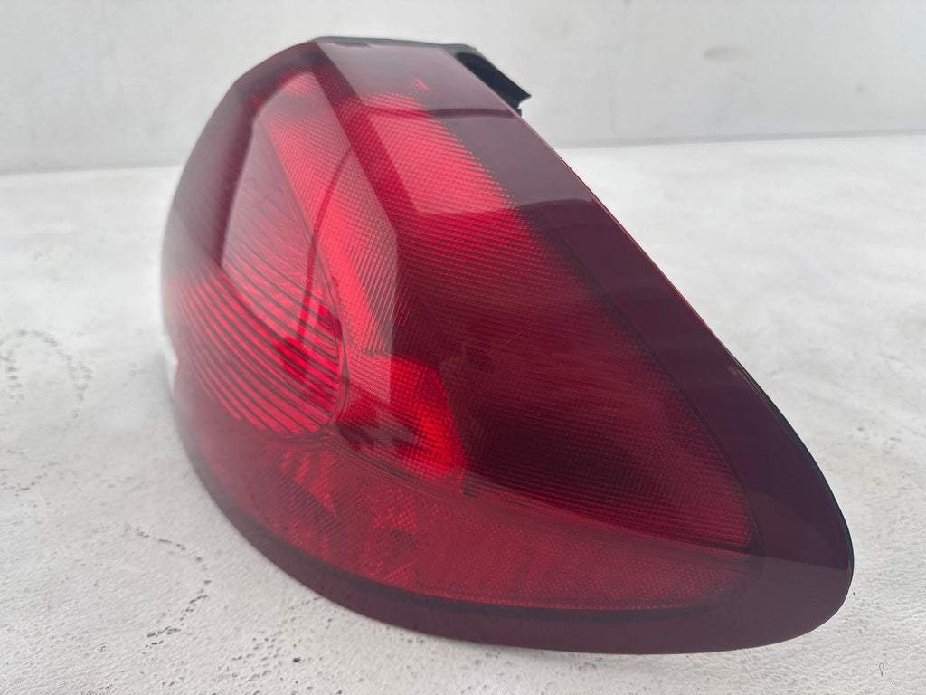 2000-2003 Ford Taurus Rear Right Tail Light Lamp Assembly OEM