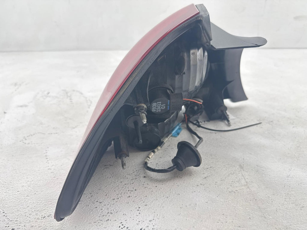 2000-2003 Ford Taurus Rear Right Tail Light Lamp Assembly OEM