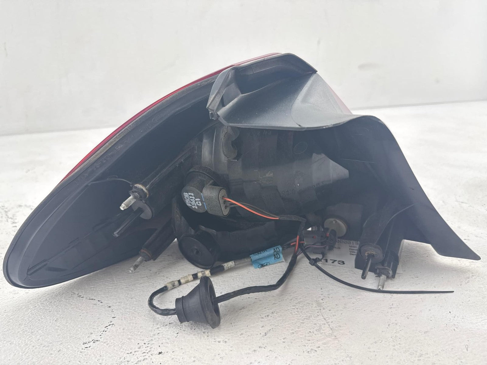 2000-2003 Ford Taurus Rear Right Tail Light Lamp Assembly OEM