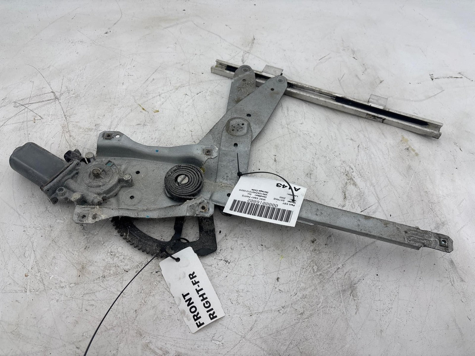 00-02 Saturn SW2 Front Passenger Side Door Window Regulator