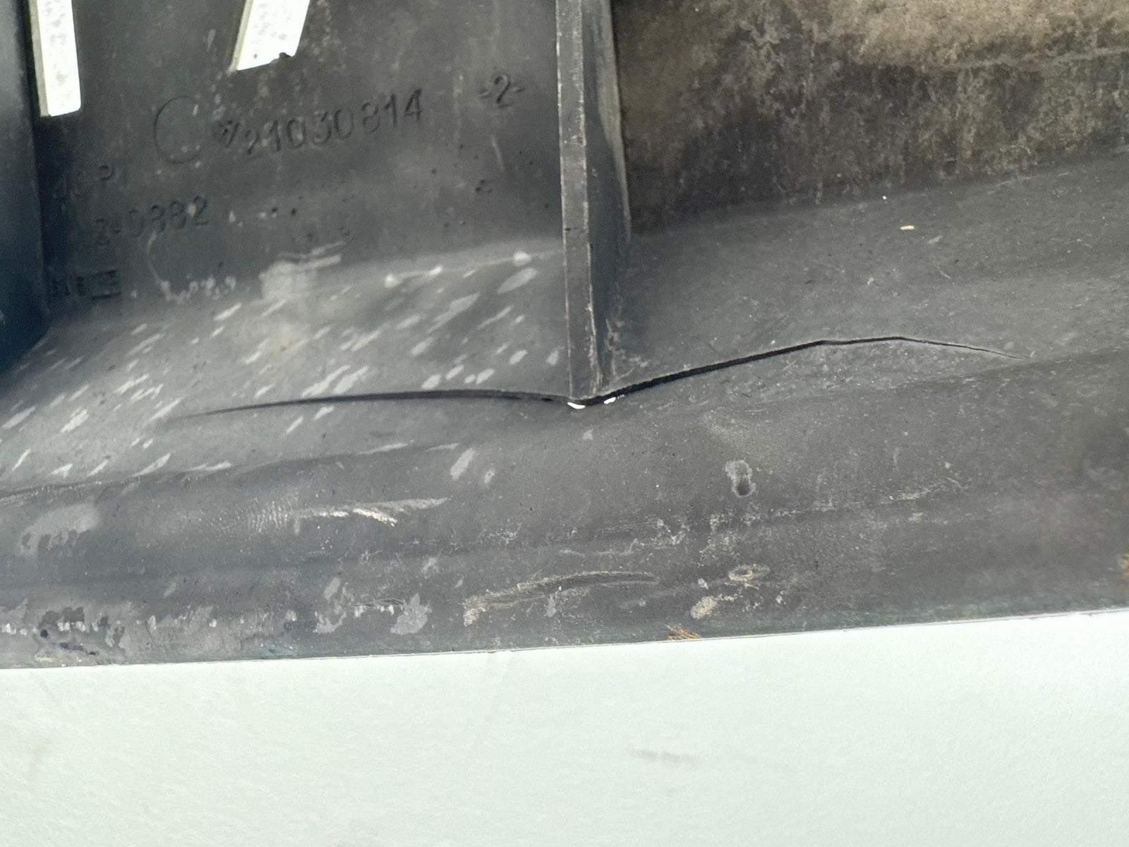 00-02 Saturn S SW2 ShieldEngine Coolant Module