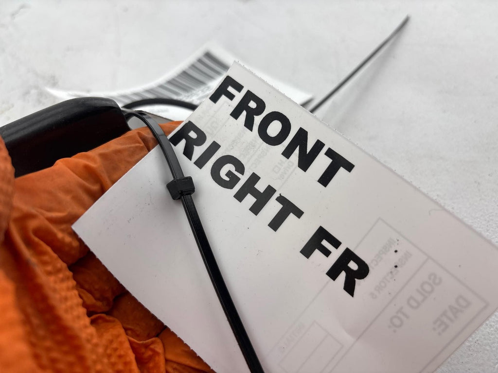 1984-1996 Chevrolet Corvette Front Right Seat Belt Buckle OEM