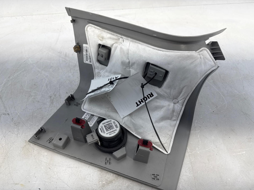 15-20 GMC Yukon XL Right Interior C-Pillar Upper Trim Right OEM 22897822